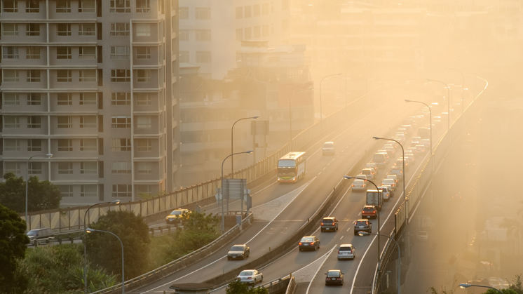 As ilhas de calor urbanas provocam um aumento das temperaturas nas cidades com relação às suas periferias.