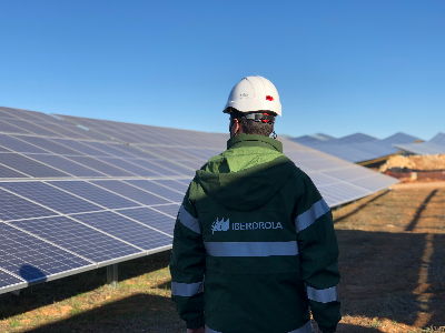 Comenzamos la construcción de nuestra primera planta fotovoltaica en California