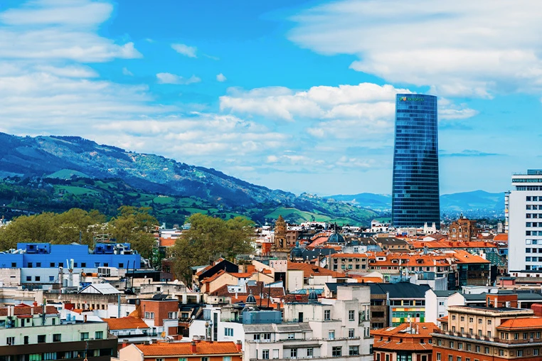 A Torre Iberdrola é um ícone financeiro e empresarial da Bilbao do século XXI.