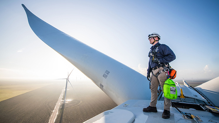 Maintenance work on the Karankawa onshore wind farm (USA).