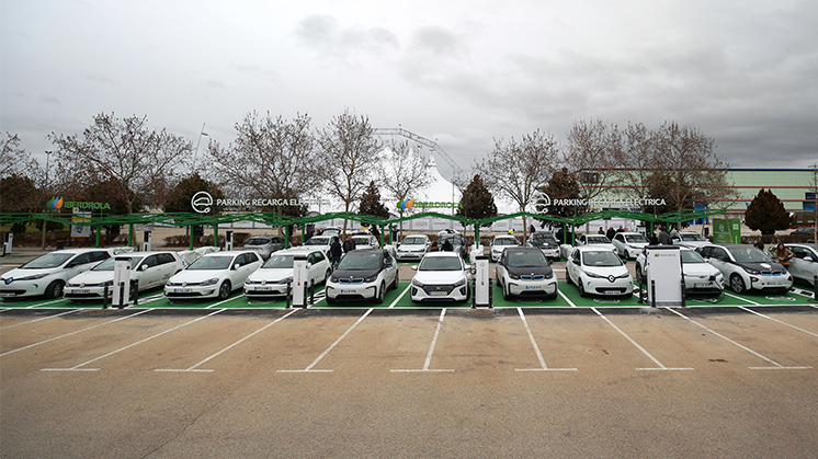 Iberdrola instaló en IFEMA el primer parking sostenible en un recinto ferial en España.