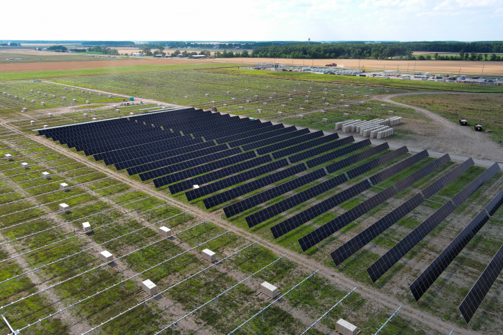 First solar panels at the Powell Creek photovoltaic plant in Ohio, USA.