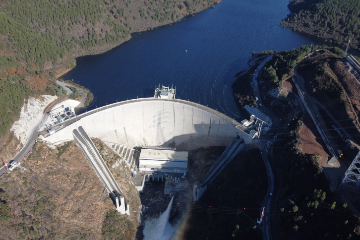 O complexo hidrelétrico do Tâmega, no norte de Portugal, é uma das maiores iniciativas energéticas da história do país e uma das maiores instalações de armazenamento de energia da Europa.