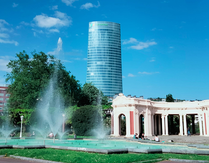 A picture of the Iberdrola Tower in Bilbao.