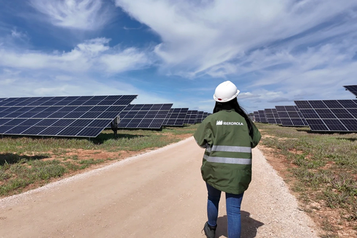 Iberdrola España commissions one of its largest photovoltaic plants